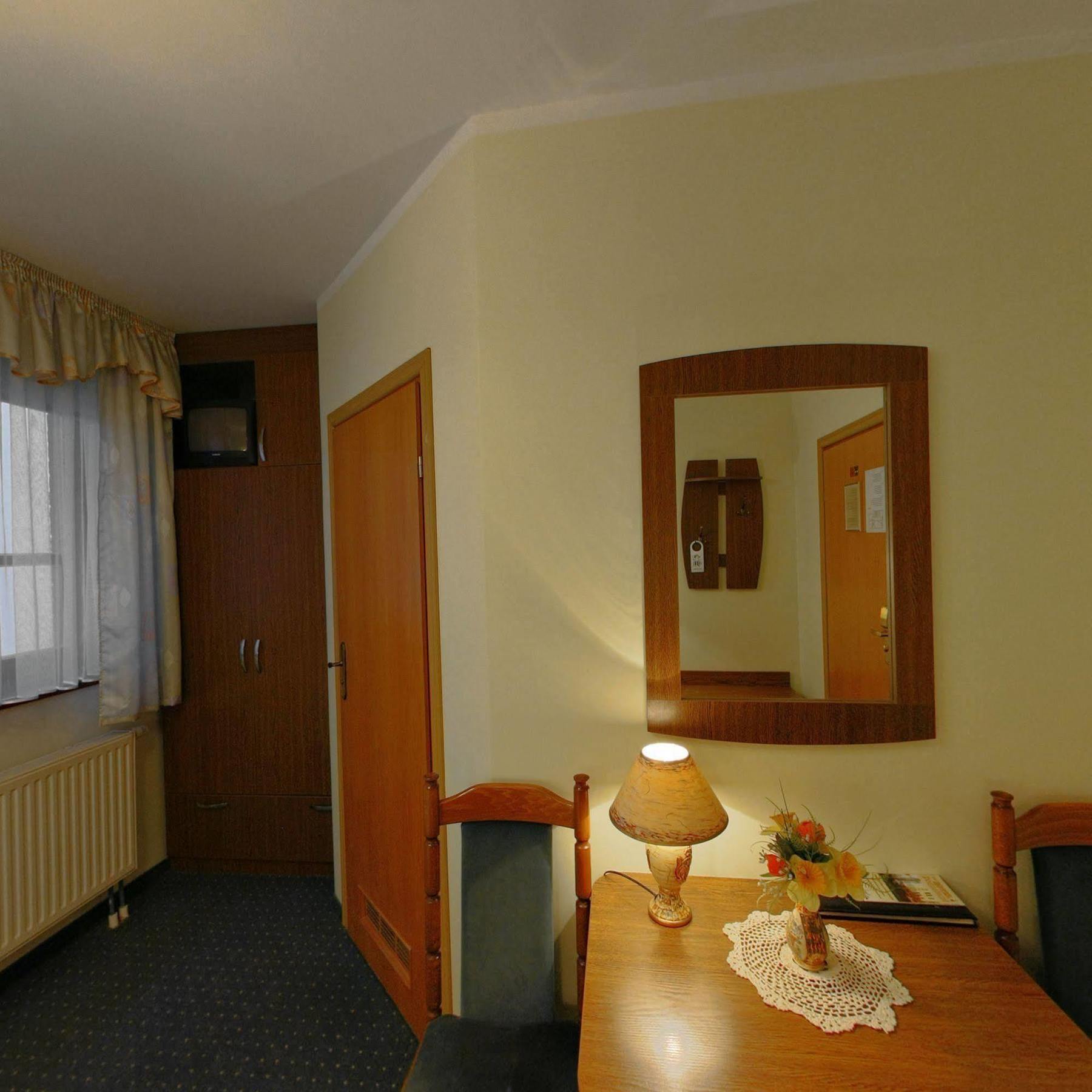 Hotel Restauracja Podzamcze Szczecin Exterior foto